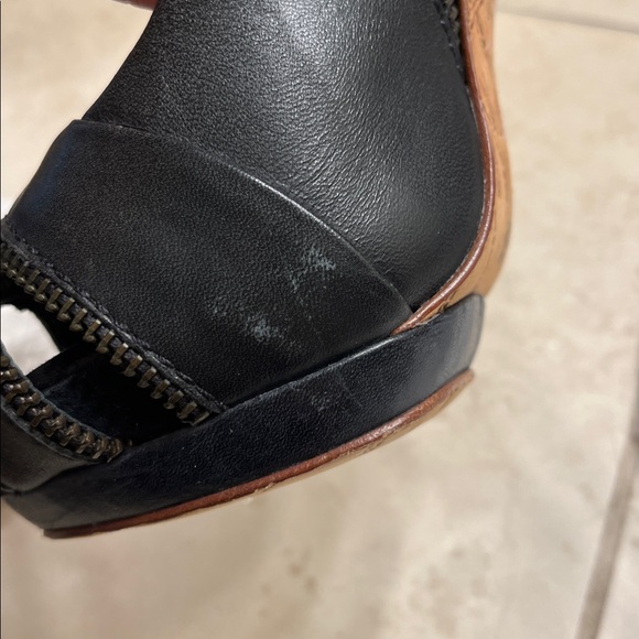 L.A.M.B. Black Zipper Slingback Open Toe Heels - Picture 10 of 13